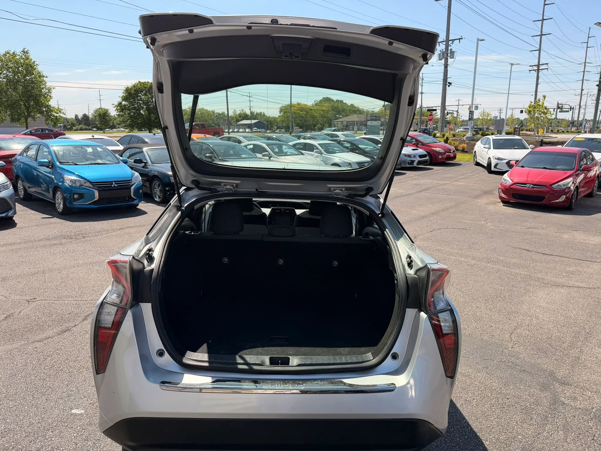 Used 2016 Toyota Prius Three w/ Advanced Technology Package FWD image 25