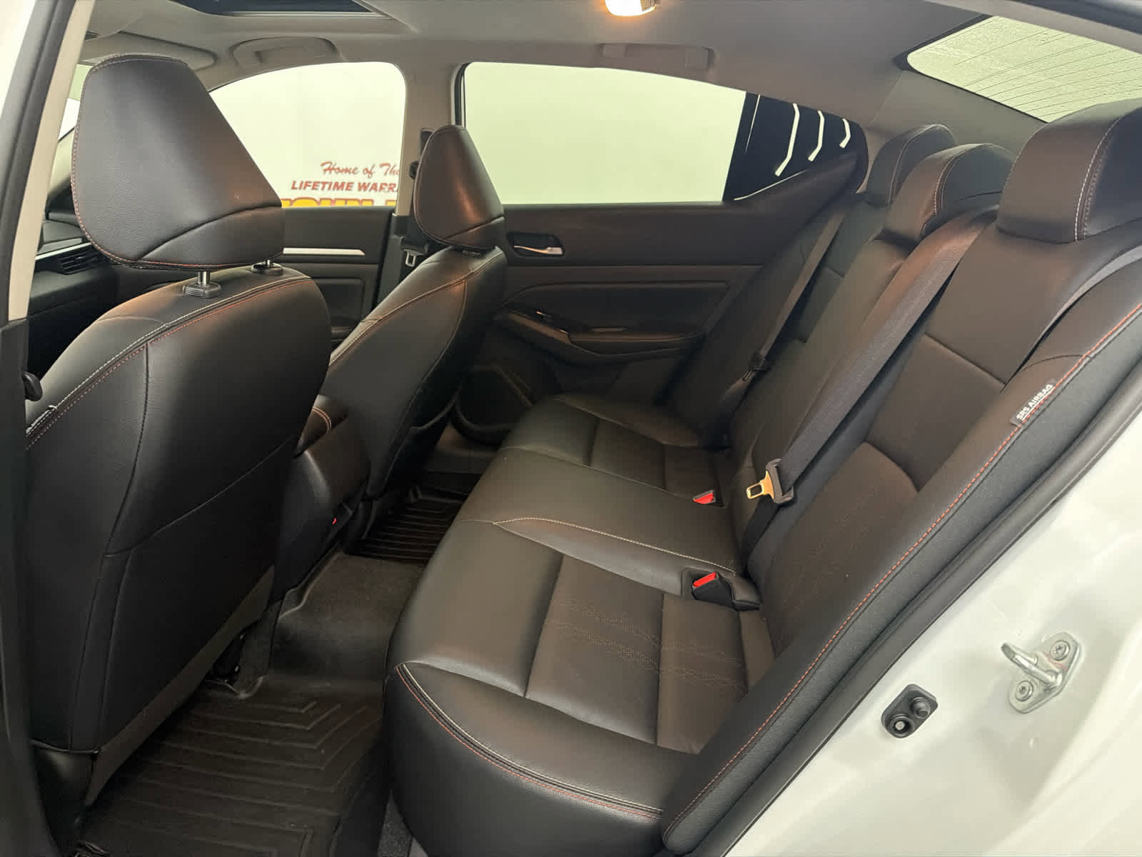 Used 2024 Nissan Altima 2.5 SR w/ SR Premium Package image 16