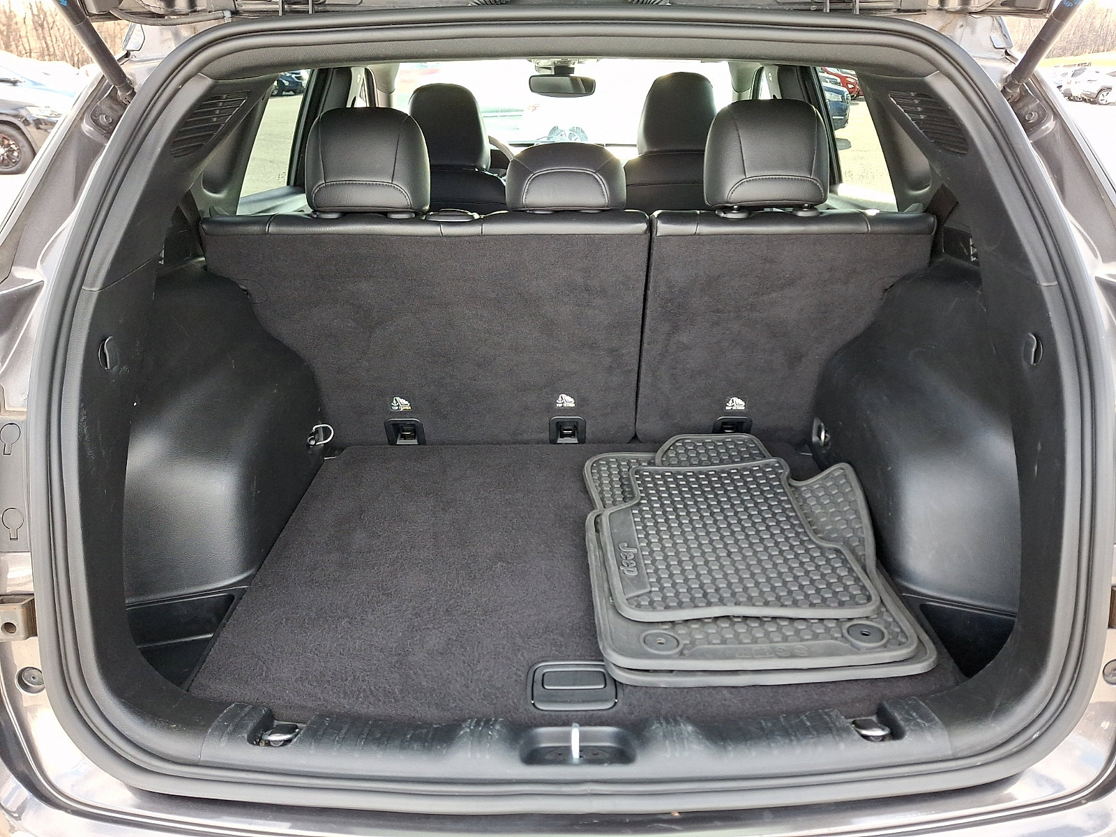 Used 2023 Jeep Compass Trailhawk image 28