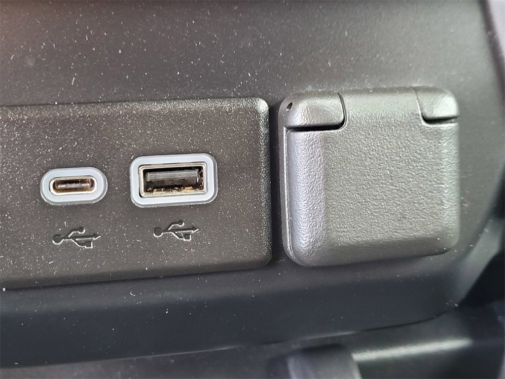 Used 2023 GMC Sierra 3500 Denali w/ Denali Ultimate Package image 22