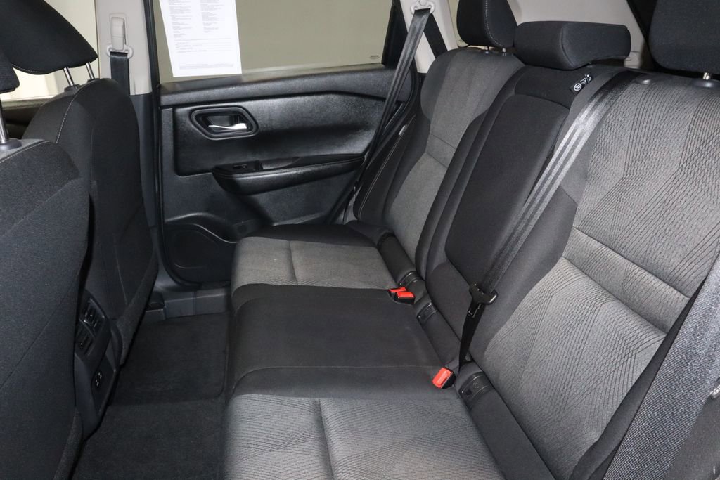 Certified 2025 Nissan Rogue SV image 21