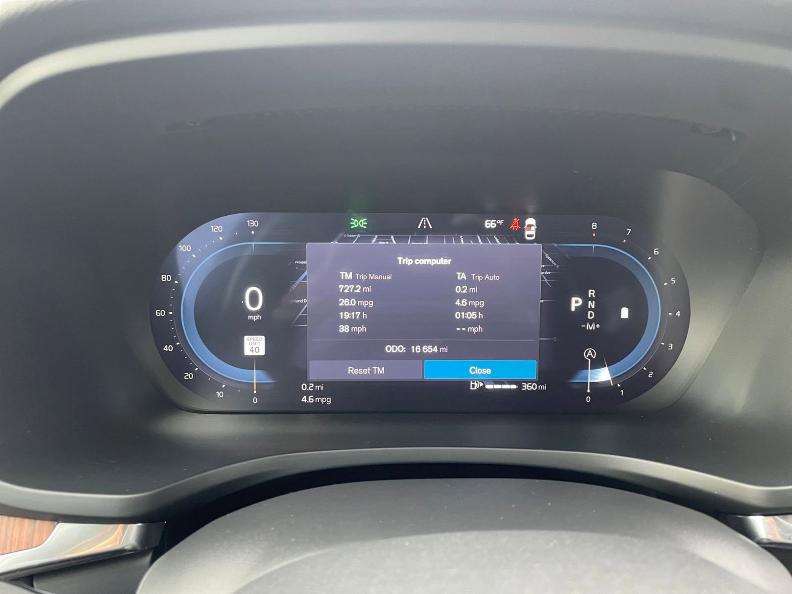 Used 2025 Volvo V60 B5 Cross Country Plus image 39