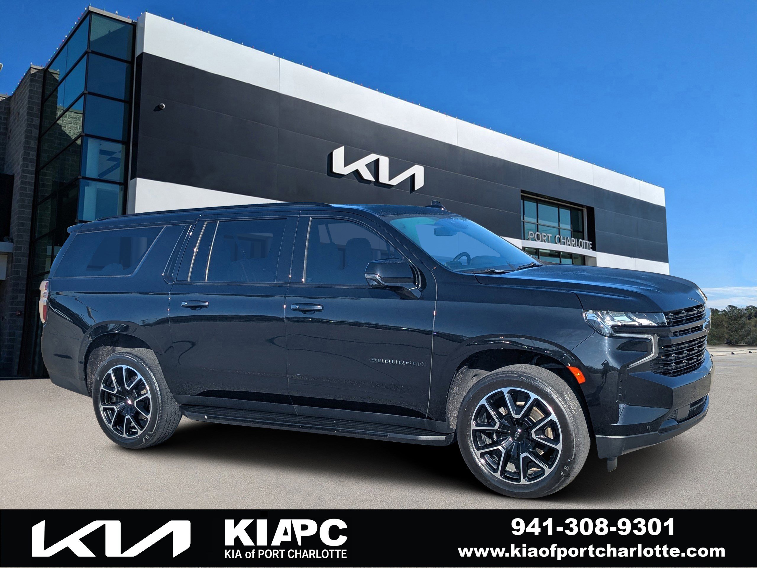 Used 2023 Chevrolet Suburban RST w/ Luxury Package AWD/4WD image 1