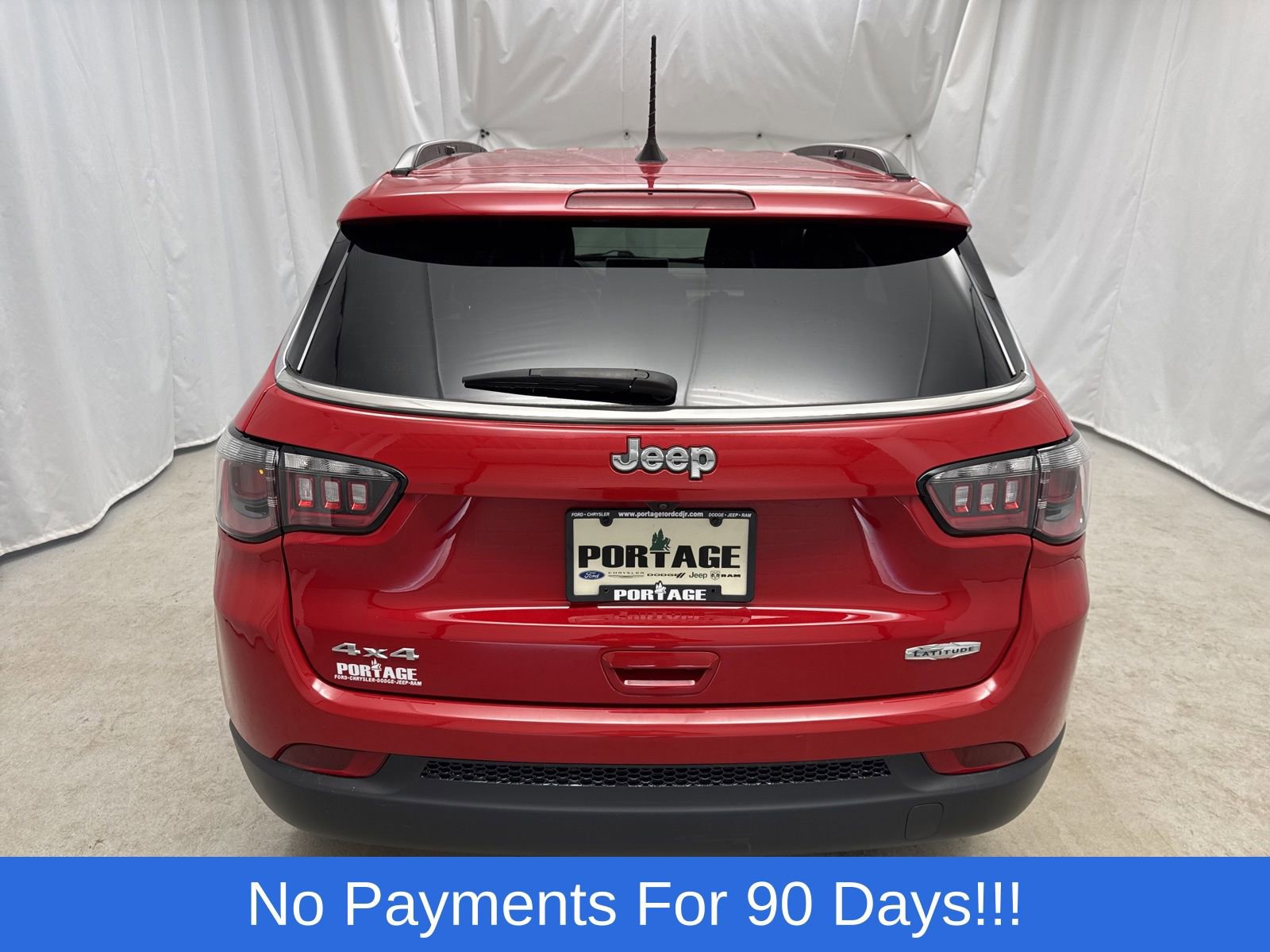 Used 2023 Jeep Compass Latitude AWD/4WD image 4