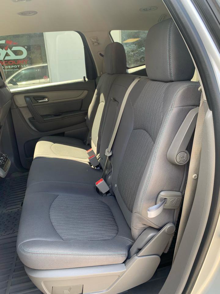 Used 2017 Chevrolet Traverse LS FWD image 8