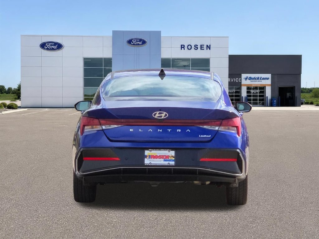 Used 2024 Hyundai Elantra Limited FWD image 4