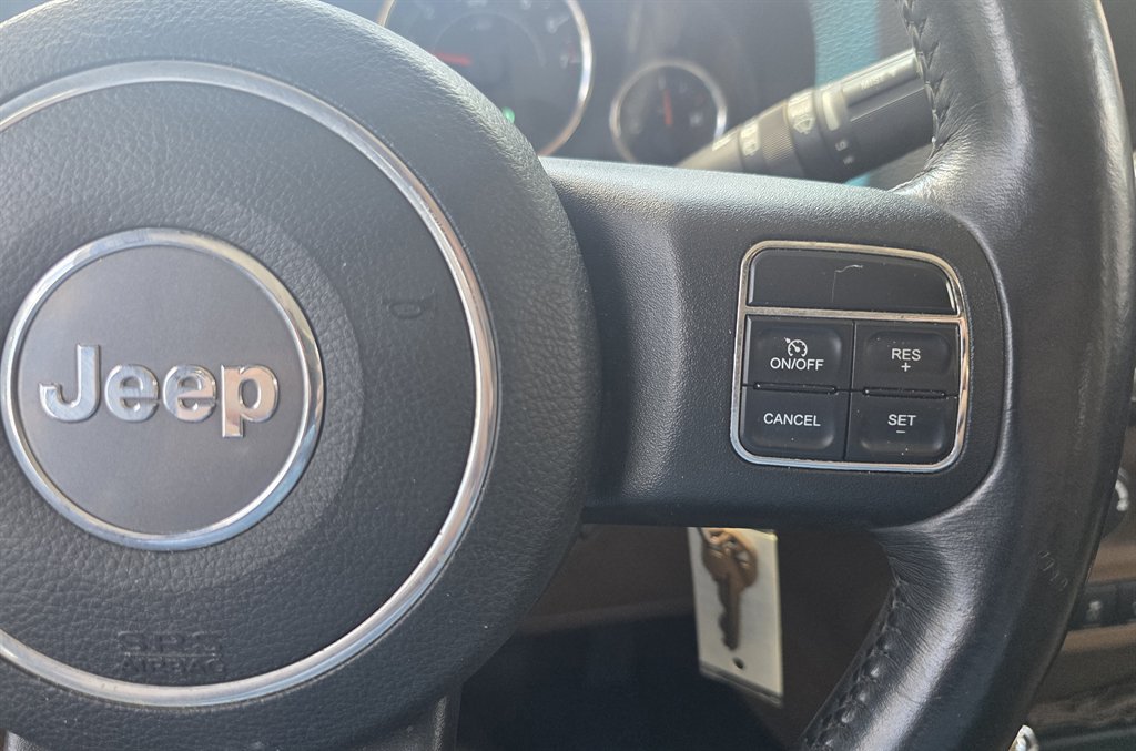 Used 2012 Jeep Wrangler Unlimited Rubicon w/ Connectivity Group AWD/4WD image 23