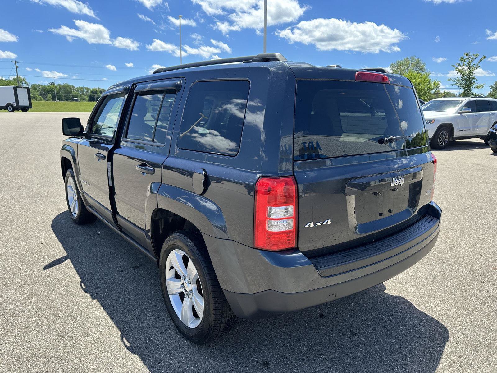 Used 2014 Jeep Patriot Latitude AWD/4WD image 3