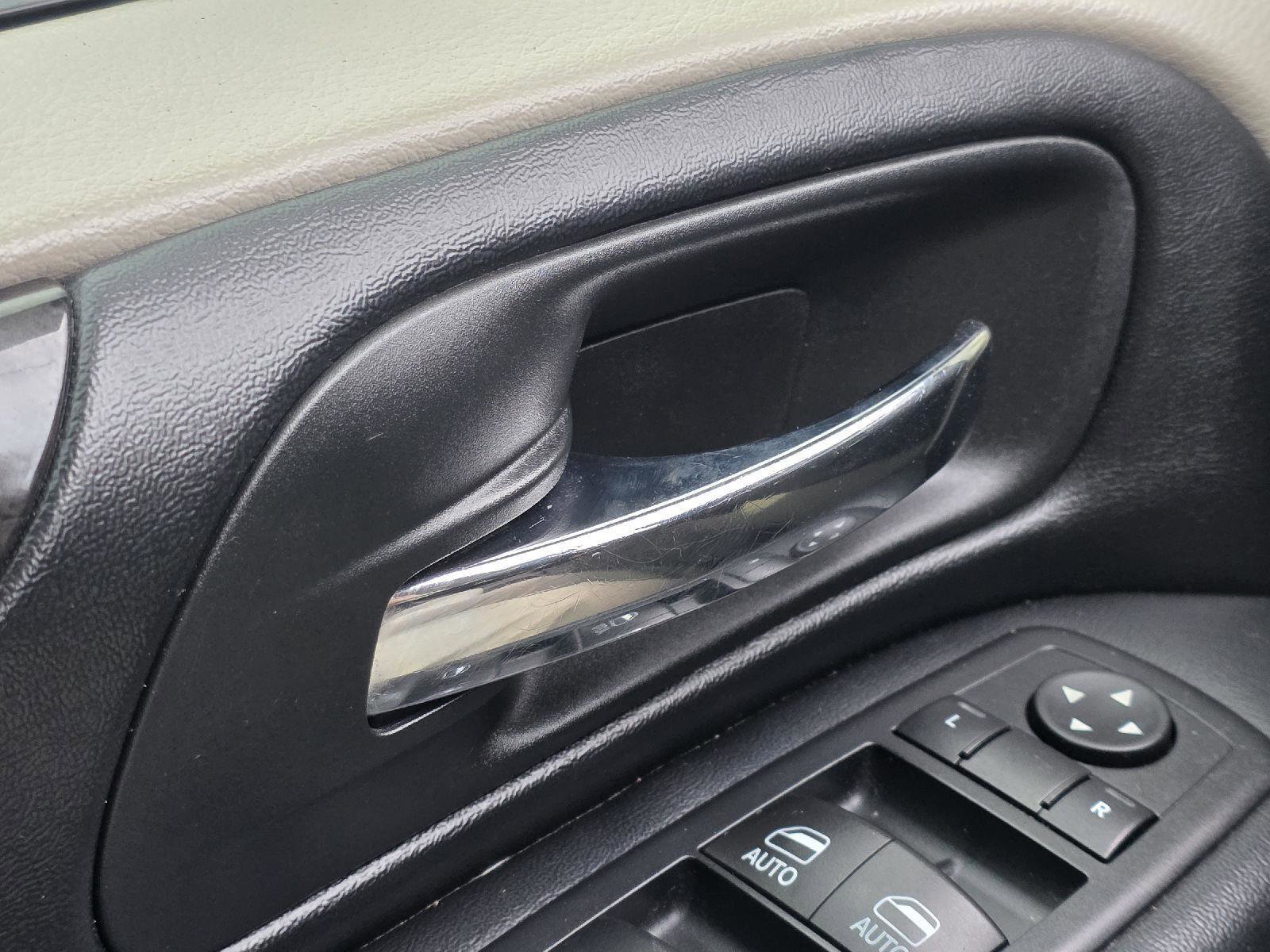 Used 2017 Dodge Grand Caravan SE w/ Power Window Group image 10