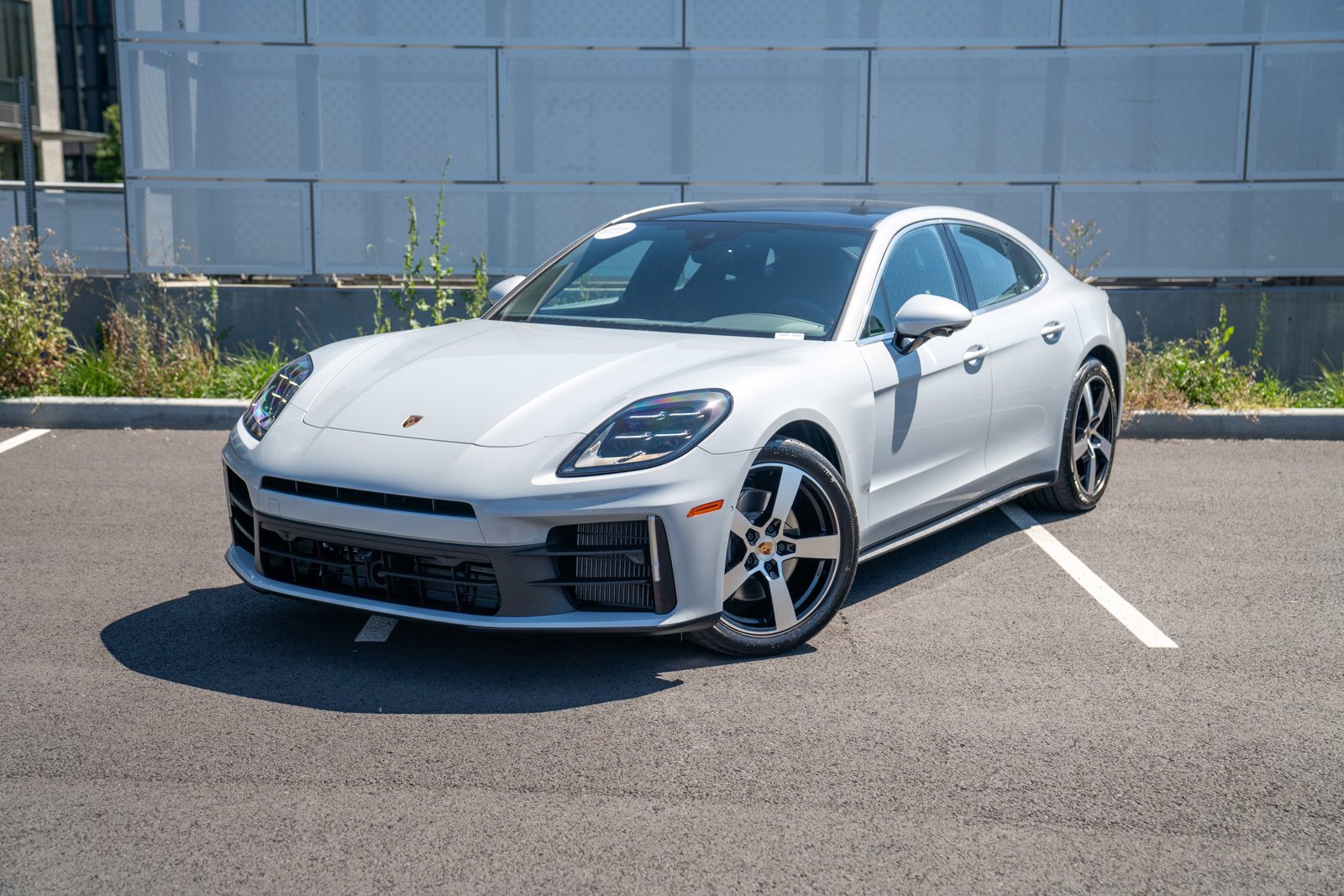 Certified 2025 Porsche Panamera 4 AWD/4WD image 1
