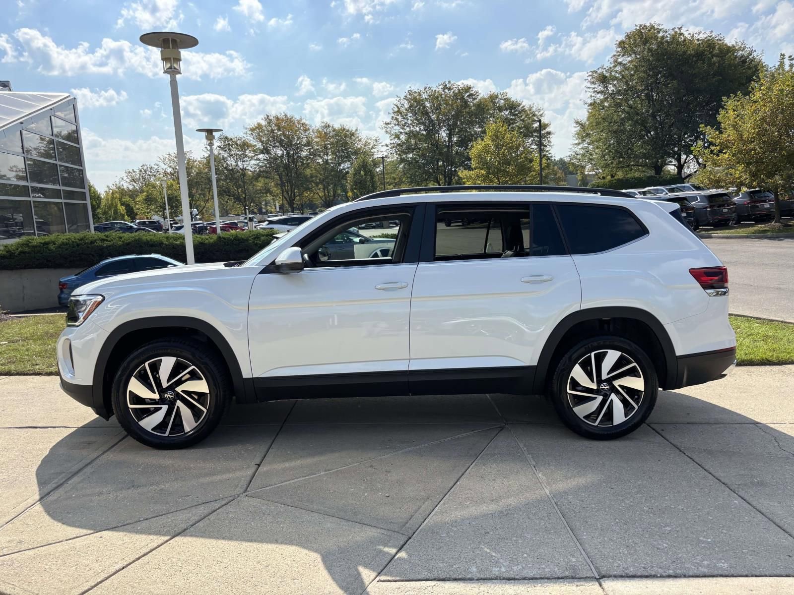 New 2026 Volkswagen Atlas SE image 4