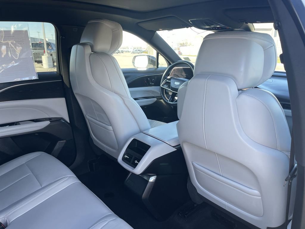 Certified 2024 Cadillac Lyriq Luxury image 38