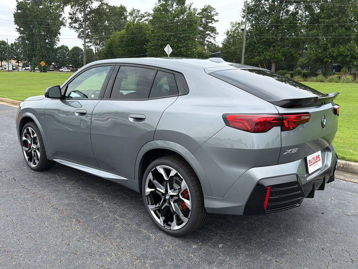 New 2026 BMW X2 xDrive28i w/ Technology Package AWD/4WD image 4