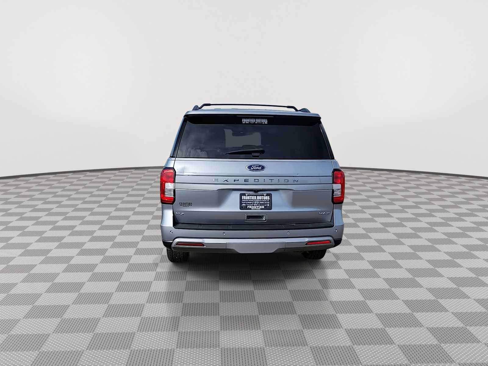Used 2024 Ford Expedition Max XLT AWD/4WD image 7