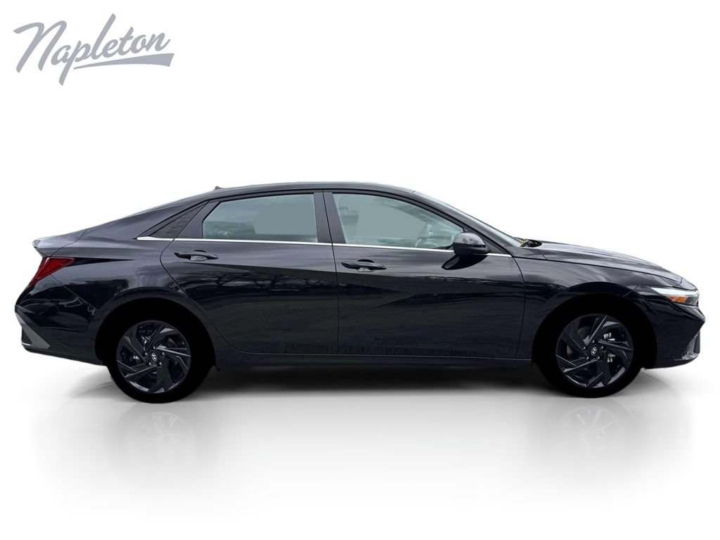 New 2026 Hyundai Elantra SEL Sport Premium FWD image 11