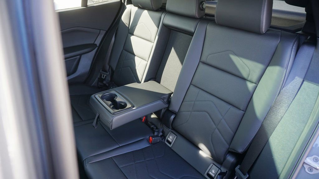New 2026 BMW X2 xDrive28i w/ Convenience Package image 11