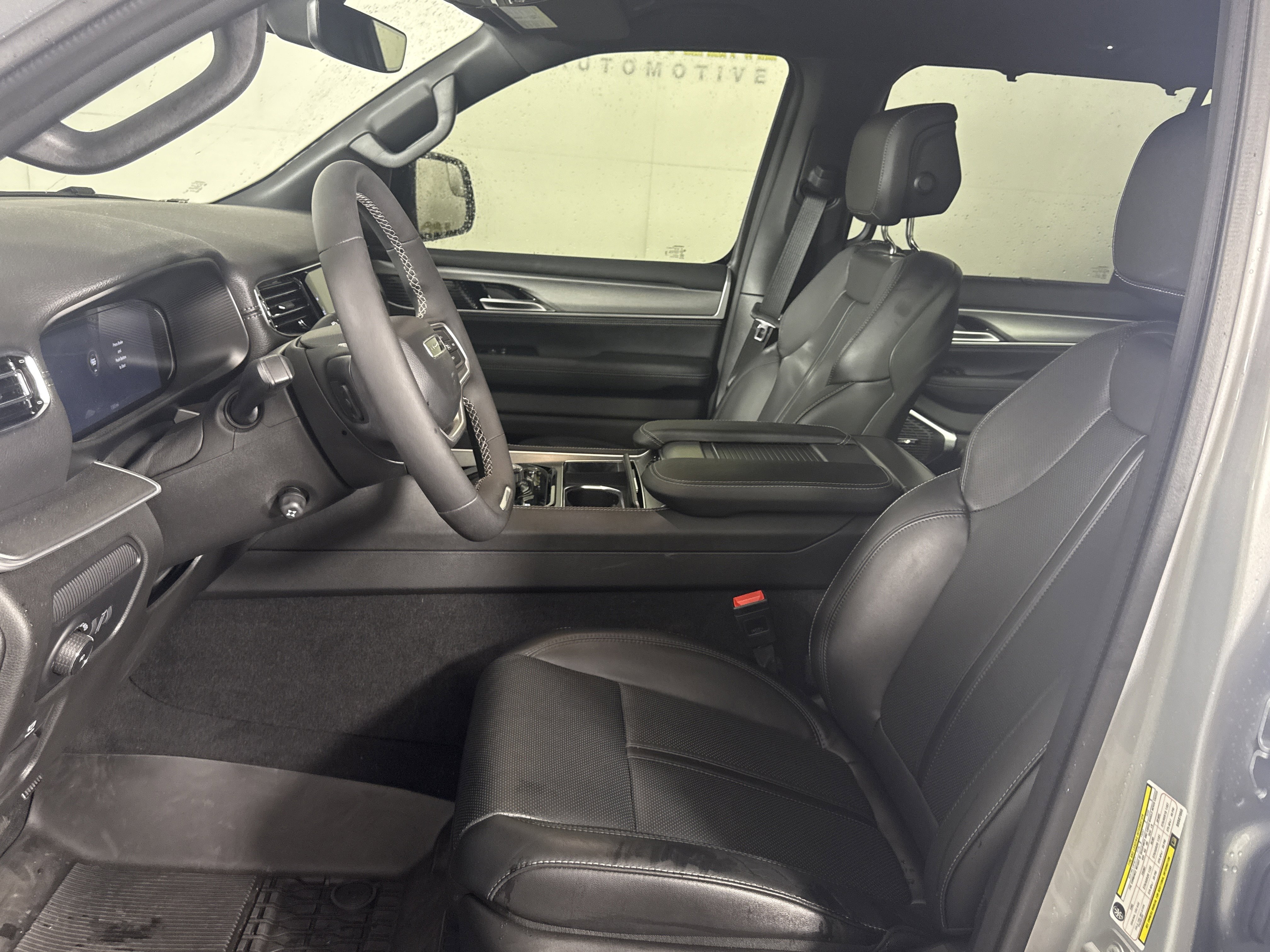 New 2025 Jeep Wagoneer 4WD w/ Convenience Group I image 12