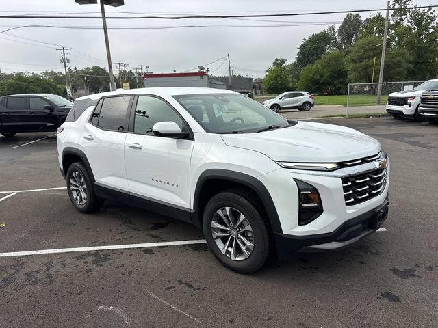 Used 2025 Chevrolet Equinox LT AWD/4WD image 2