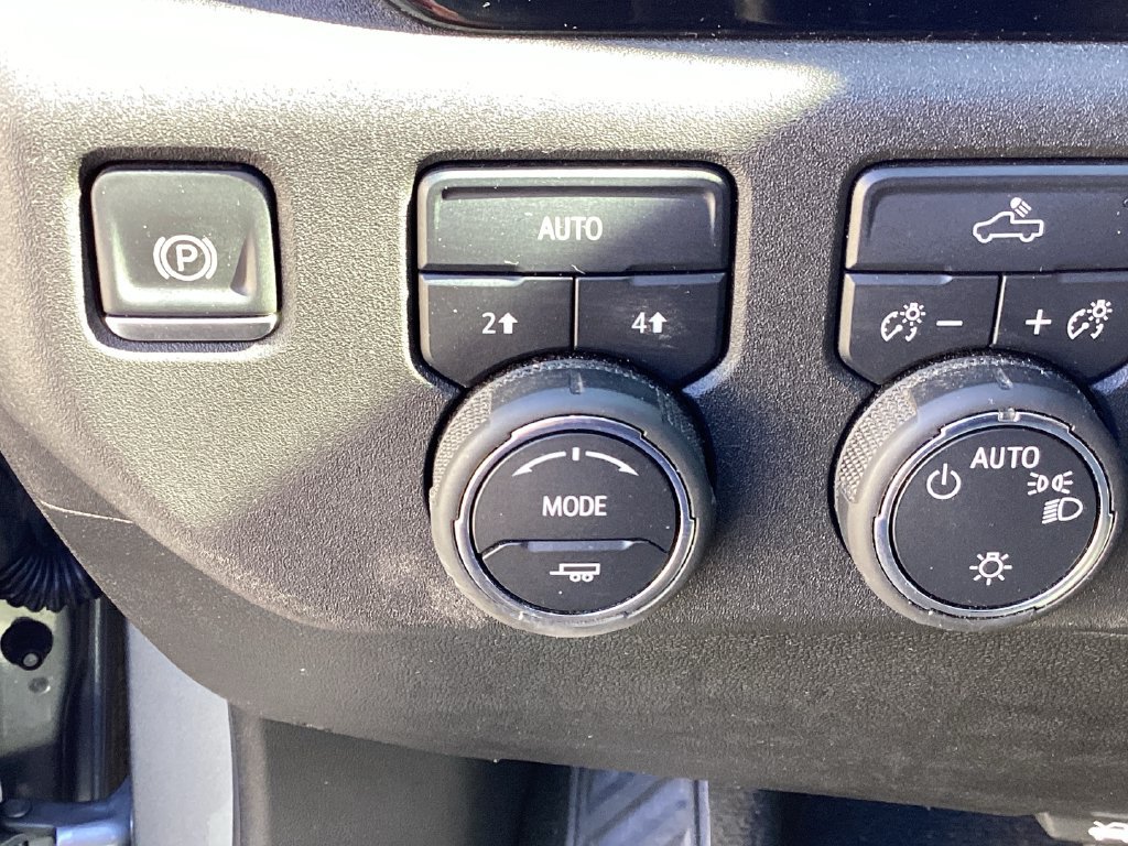 Used 2024 Chevrolet Silverado 1500 LT AWD/4WD image 38