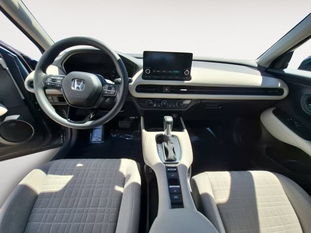 Used 2025 Honda HR-V LX image 10