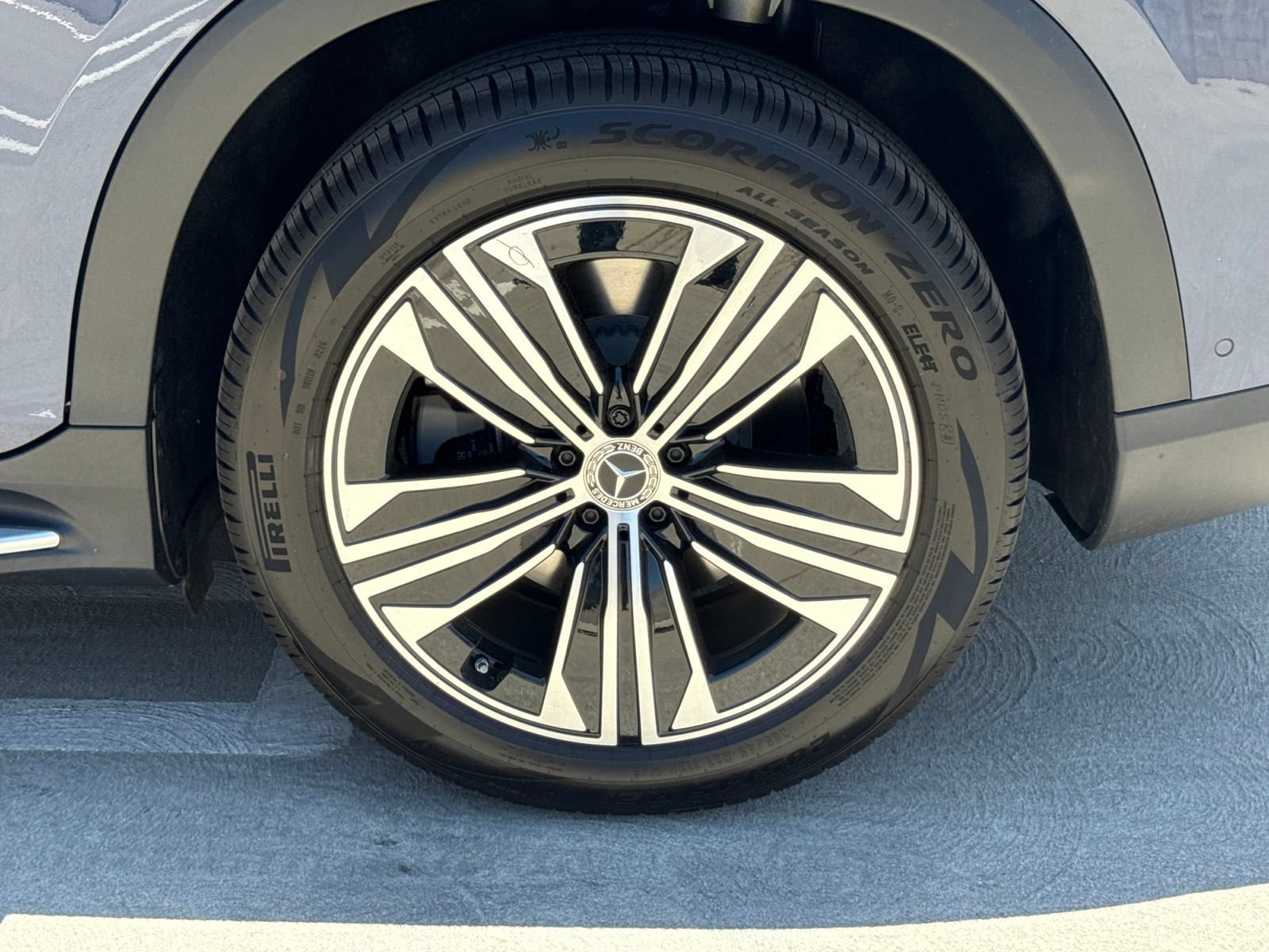 New 2026 Mercedes-Benz EQS 400 4MATIC SUV image 14