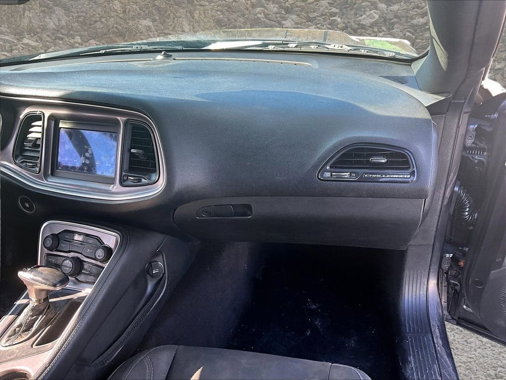 Used 2019 Dodge Challenger SXT image 14