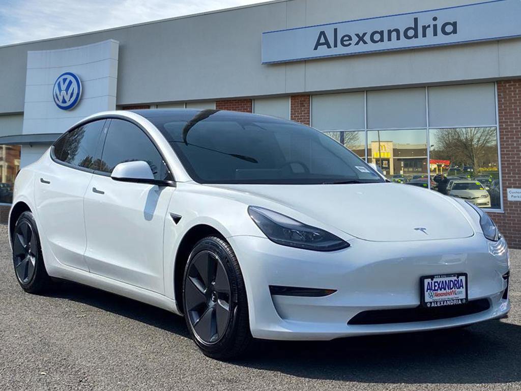 Used 2023 Tesla Model 3 Standard Range RWD image 1