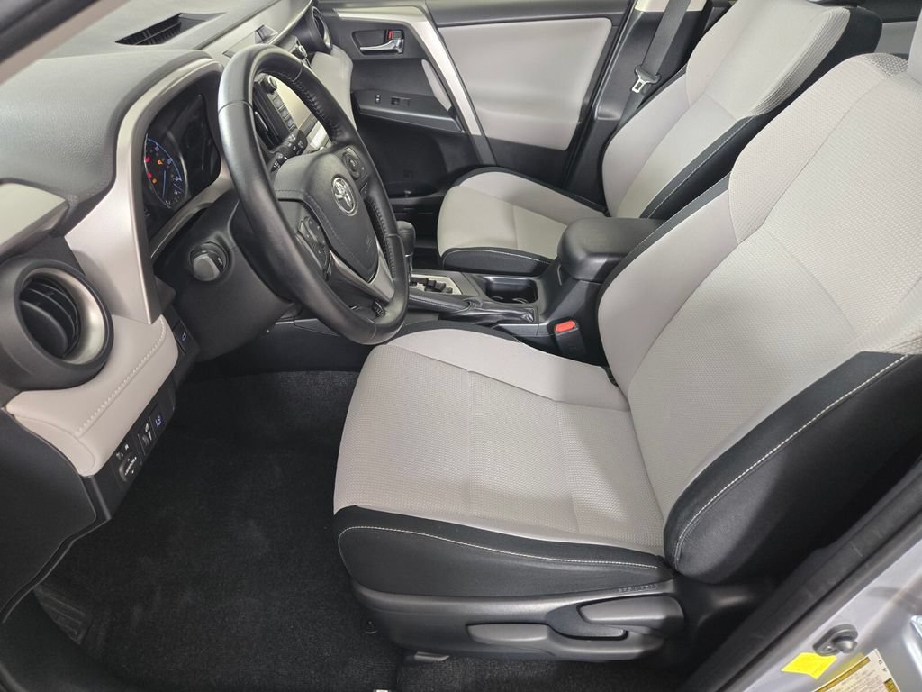 Used 2017 Toyota RAV4 XLE w/ Carpet Mat Package AWD/4WD image 15