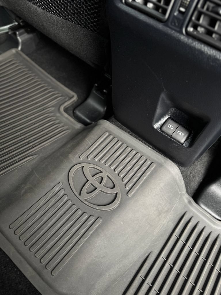 Used 2024 Toyota 4Runner TRD Off-Road Premium AWD/4WD image 39