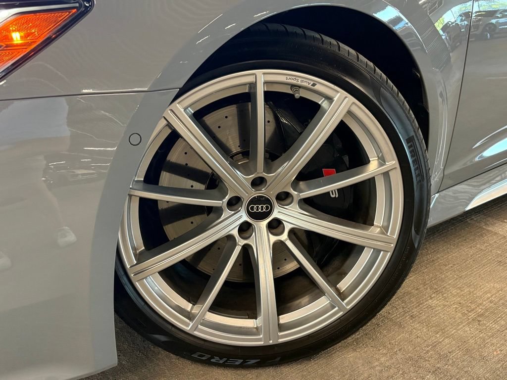 Used 2021 Audi RS 6 AWD/4WD image 35