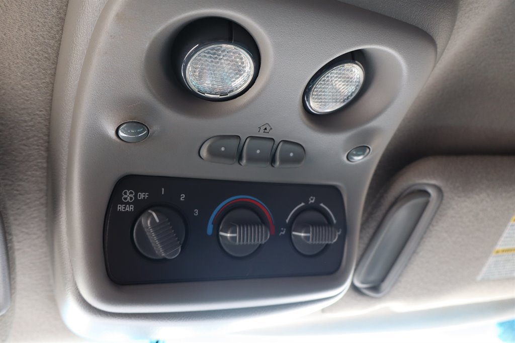 Used 2002 Chevrolet Tahoe LS w/ Traction Pkg RWD image 32