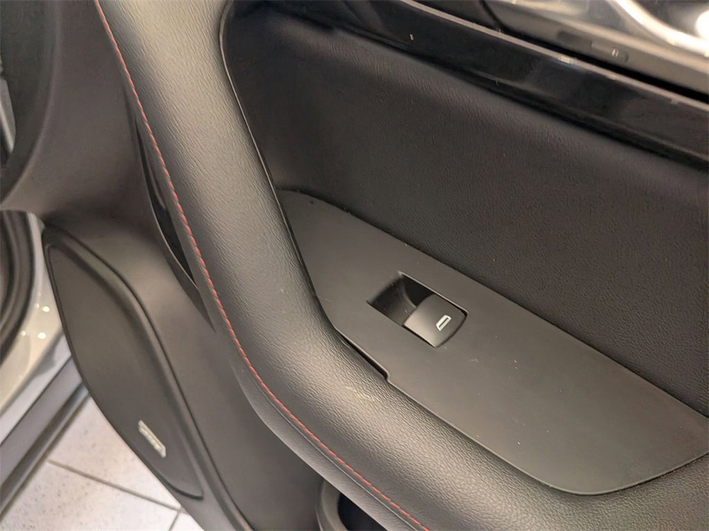 Used 2025 Chevrolet Blazer RS image 31