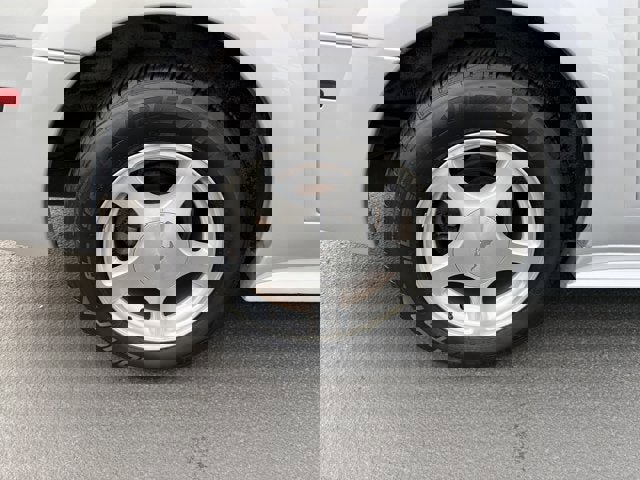 Used 2001 Ford Mustang Deluxe image 5