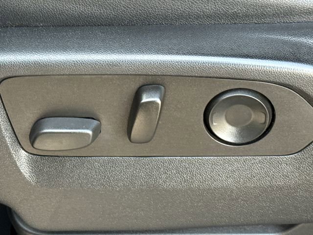 Used 2022 GMC Yukon AT4 image 25