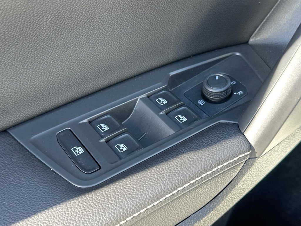 Used 2023 Volkswagen Tiguan S image 20