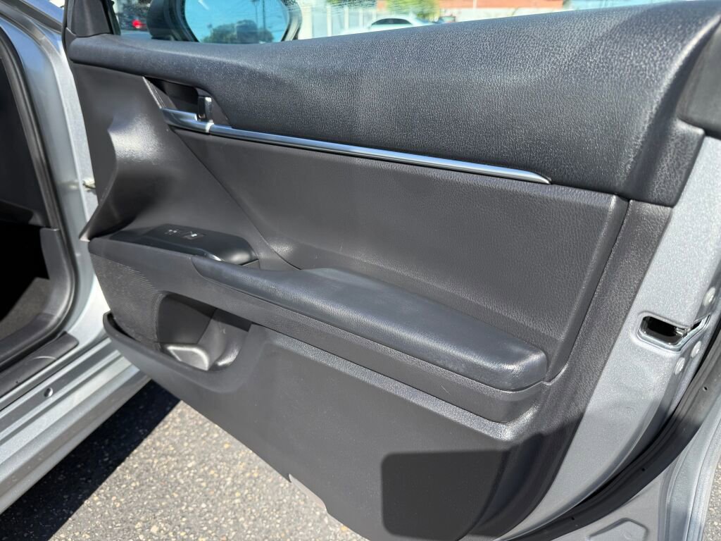 Used 2019 Toyota Camry LE image 27