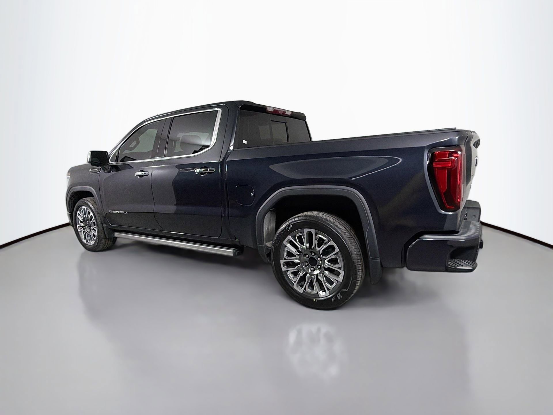 Used 2023 GMC Sierra 1500 Denali Ultimate image 8