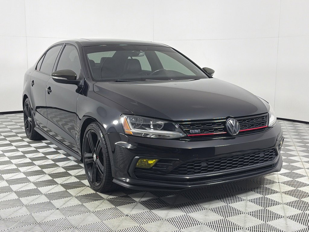 Used 2017 Volkswagen Jetta GLI image 3