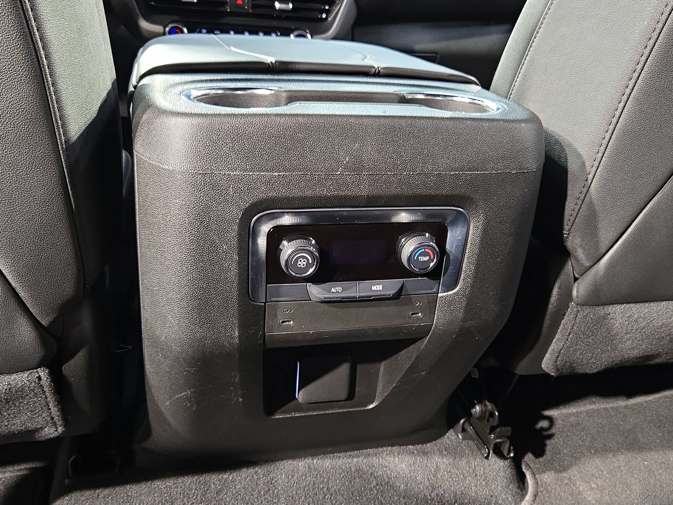 Used 2025 Chevrolet Tahoe Z71 AWD/4WD image 36