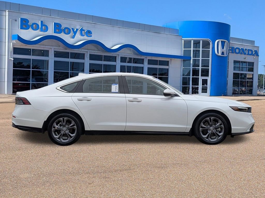 Used 2024 Honda Accord EX-L image 2