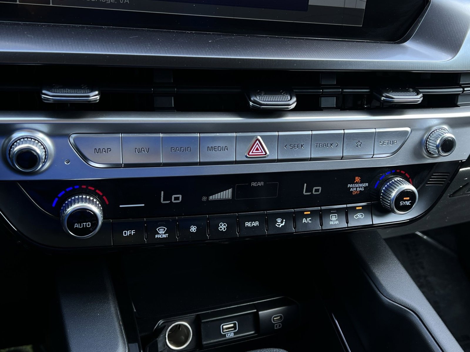 Used 2023 Kia Telluride LX image 33