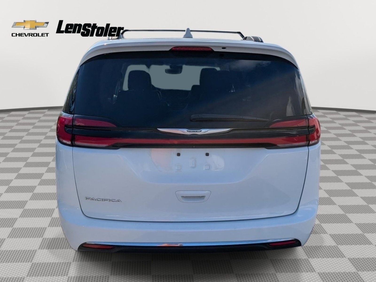 Used 2022 Chrysler Pacifica Touring-L FWD image 4