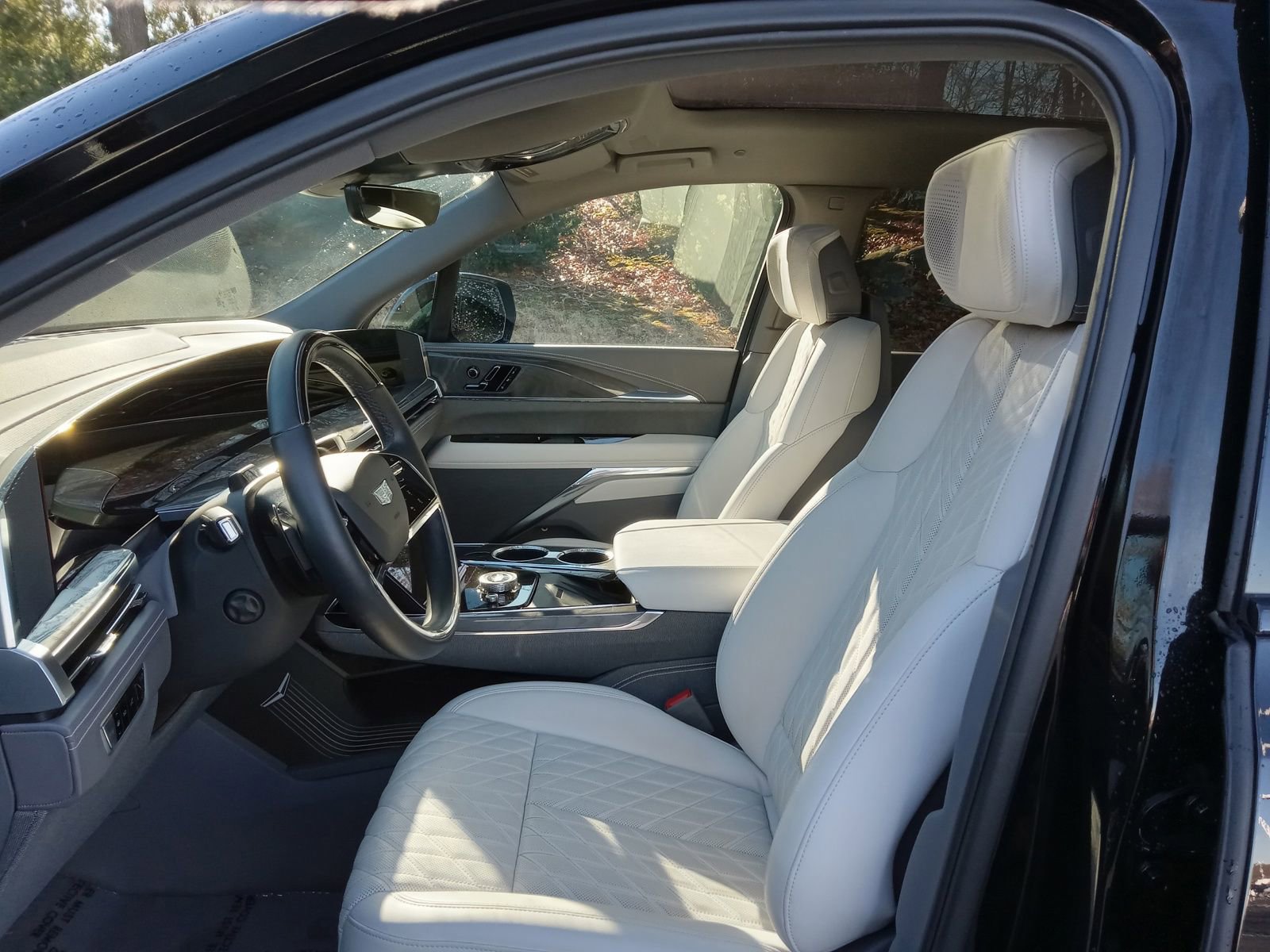 New 2025 Cadillac Escalade IQ Sport 1 w/ LPO, ONYX Package image 11