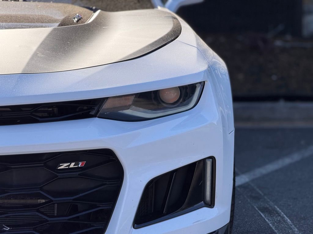 Used 2019 Chevrolet Camaro ZL1 RWD image 5