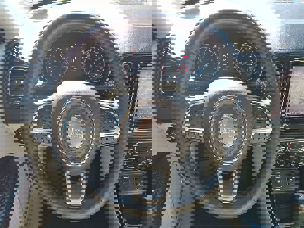 Used 2018 Jeep Compass Limited w/ Navigation Group image 22