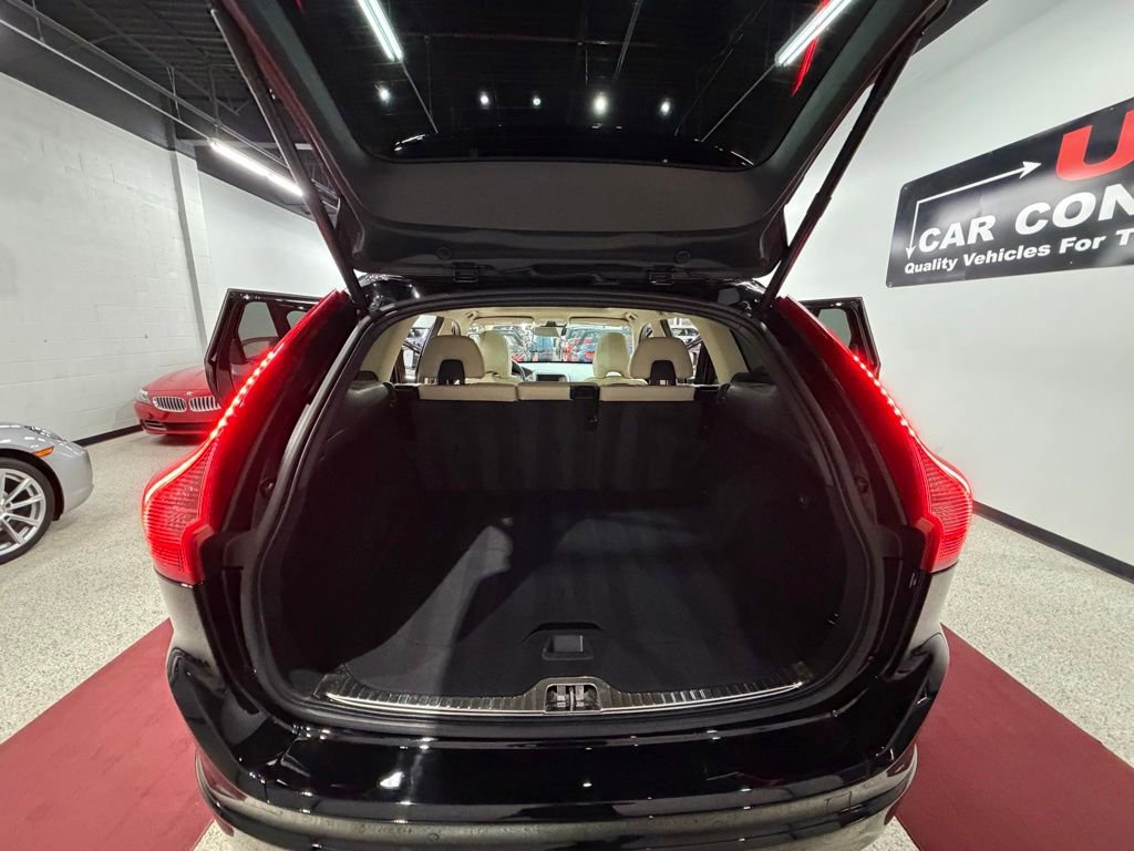 Used 2016 Volvo XC60 T6 w/ Proximity Package AWD/4WD image 36