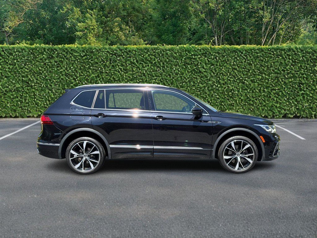 Used 2024 Volkswagen Tiguan SEL R-Line AWD/4WD image 2