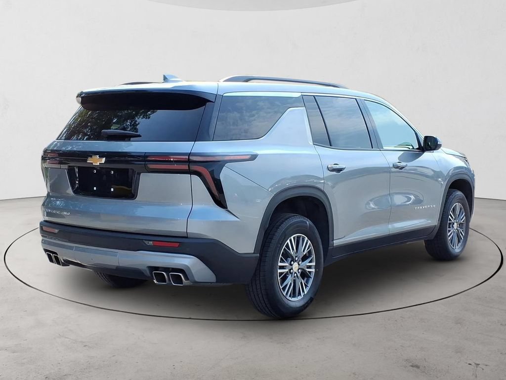Used 2025 Chevrolet Traverse LT AWD/4WD image 5