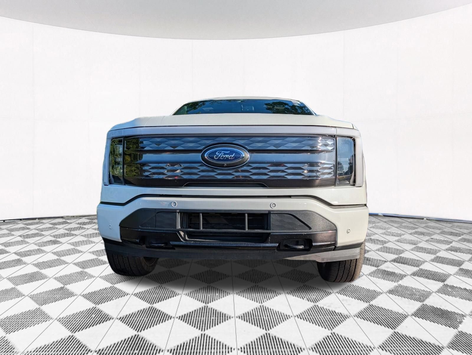 Used 2023 Ford F150 Lightning Platinum AWD/4WD image 23