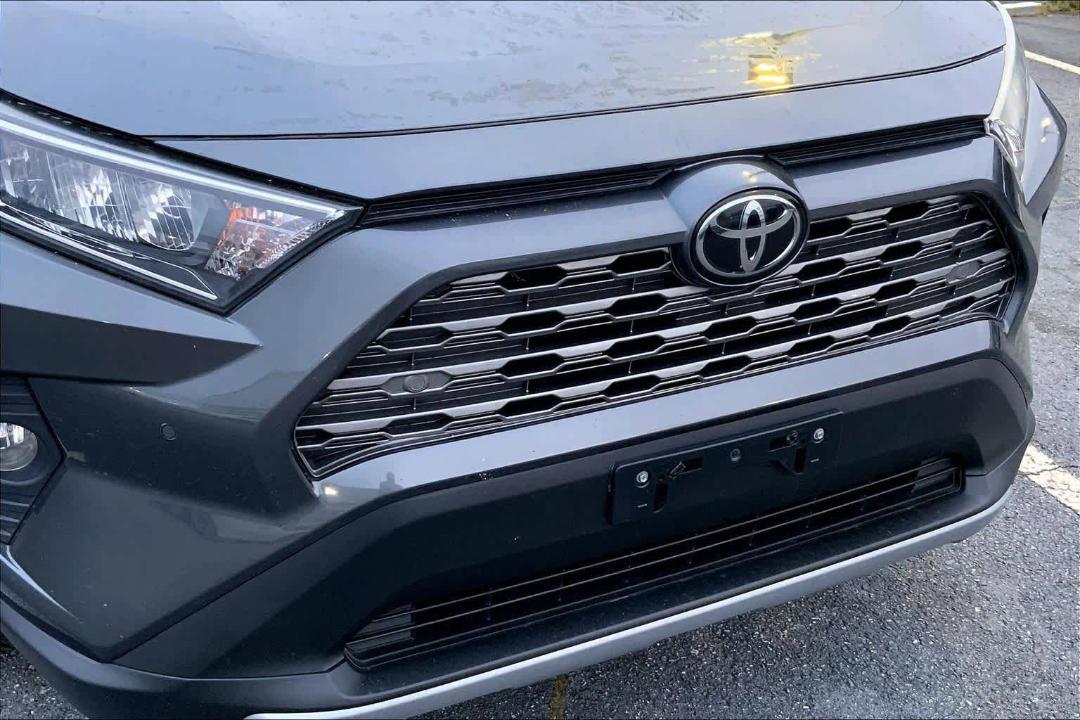 Used 2019 Toyota RAV4 Limited image 29